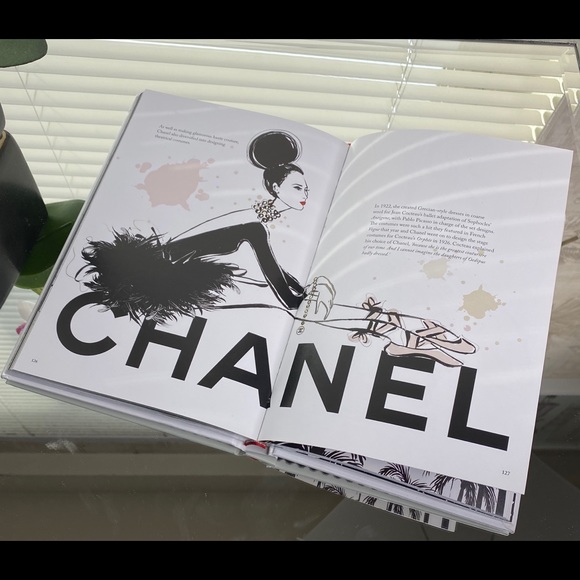 Coco Chanel 💯 Authentic - Picture 8 of 8
